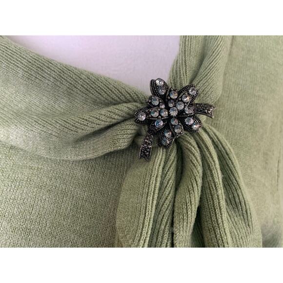 APT 9 WOMEN’S SWEATER LIGHTWEIGHT SZ M LIGHT GREEN WITH JEWELED PIN - Picture 5 of 16